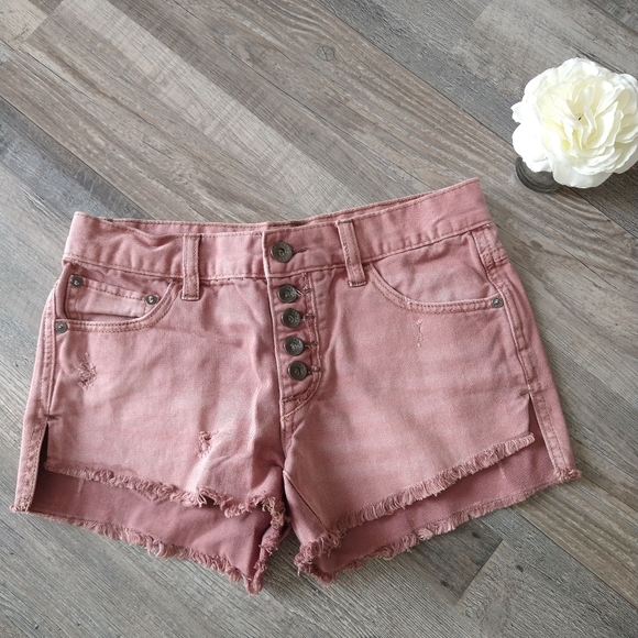 Free People Runaway Slouch Cut-Off Mauve Short - Picture 9 of 13